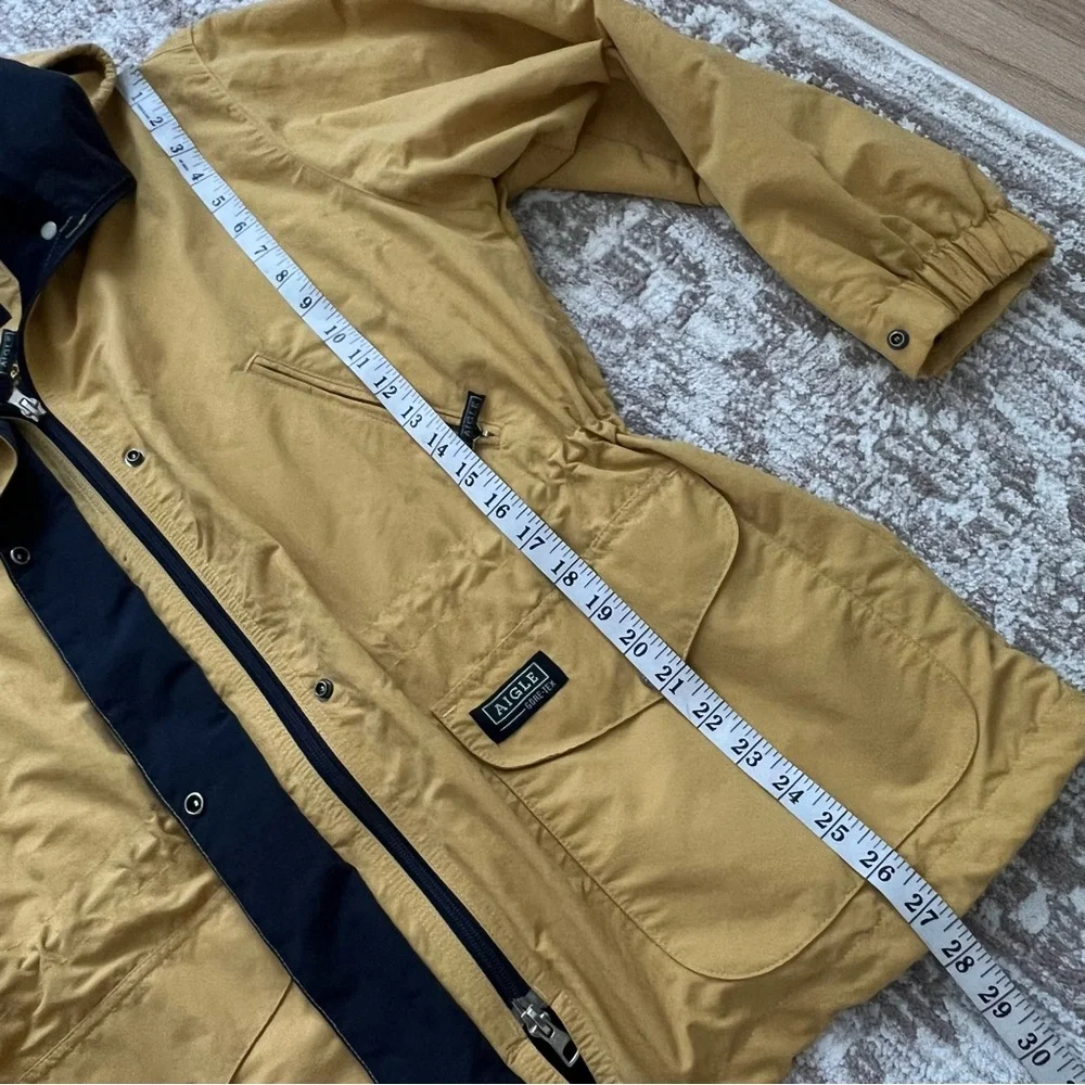 AIGLE Gore-Tex Jacket Mens size Medium Yellow  Outdoor Hiking Rain Coat Utility